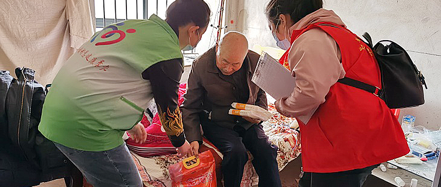 防控送溫情 關(guān)愛不缺席